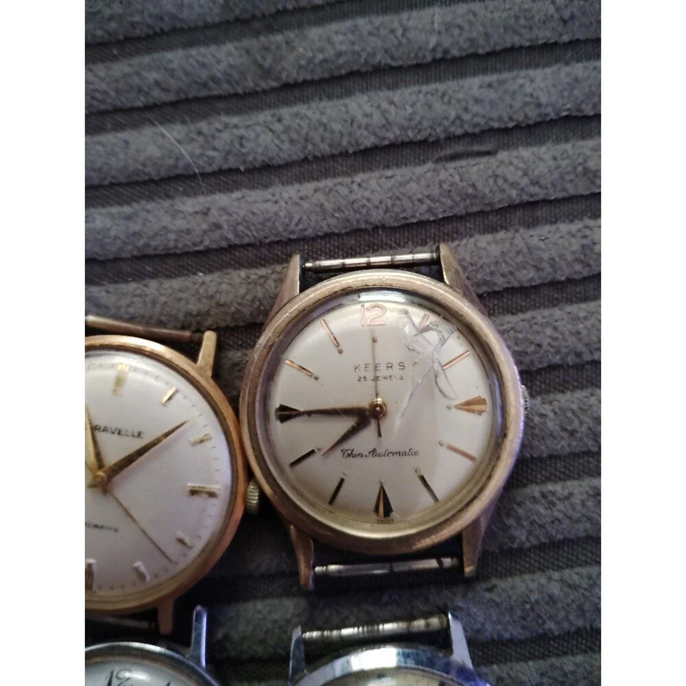 Lot of 6 vintage men's watches, Caravelle, Timex, and more